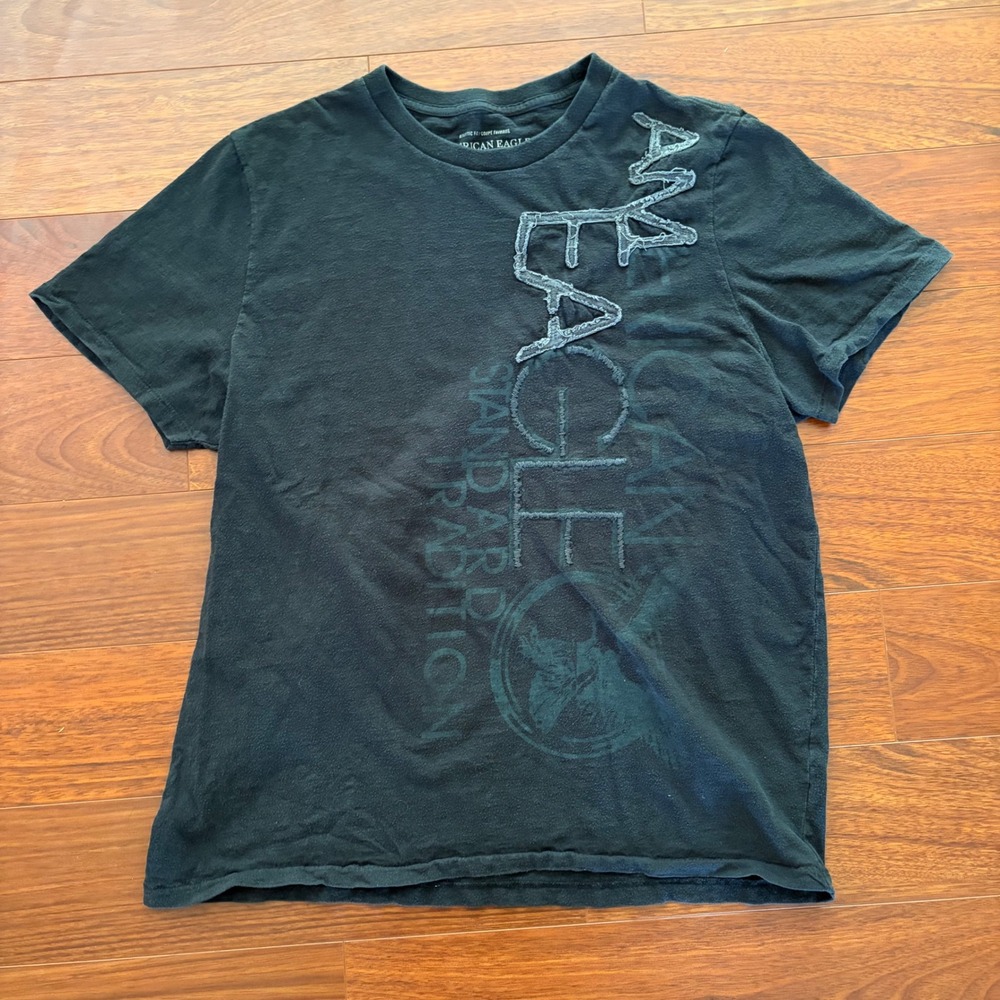 American Eagle Outfitters Mens XL Black Graphic T-Shirt Athletic Fit Applique